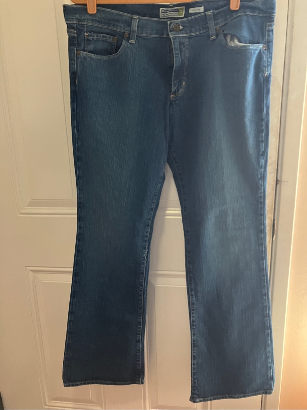 Old Navy Ladies Boot-Cut Jeans - Dark Blue with Light Wash Interior 16 Long